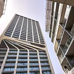 Contemporary Staycation, St Julian's Apartman *