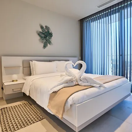 Contemporary Staycation - 16th Floor Saint Julian's