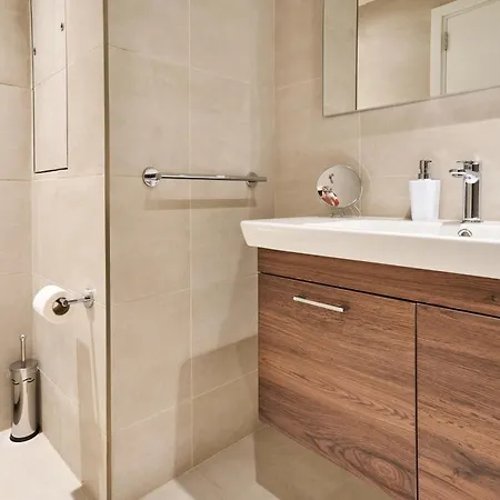 Contemporary Staycation - 16th Floor Saint Julian's